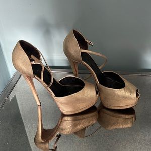 Giuseppe Zanoti, peep toe shoe, Size 38.5, Gold